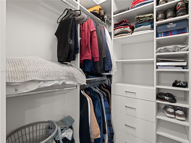 2512 SE 9th St, Pompano Beach, FL 33062