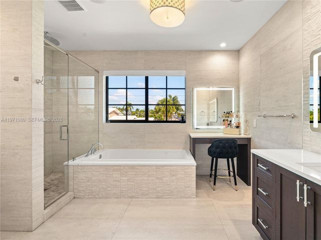 2512 SE 9th St, Pompano Beach, FL 33062