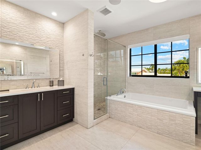 2512 SE 9th St, Pompano Beach, FL 33062