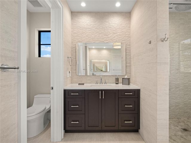 2512 SE 9th St, Pompano Beach, FL 33062