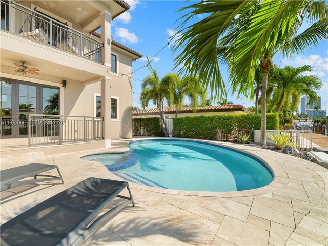 2512 SE 9th St, Pompano Beach, FL 33062