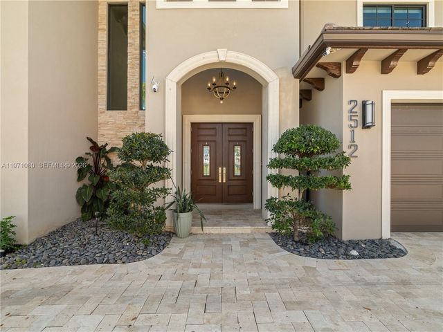 2512 SE 9th St, Pompano Beach, FL 33062