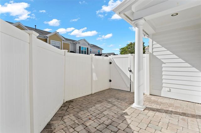 305 INNER HARBOUR CIRCLE, Tampa, FL 33602