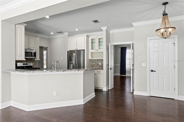 305 INNER HARBOUR CIRCLE, Tampa, FL 33602