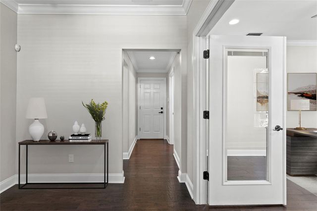 305 INNER HARBOUR CIRCLE, Tampa, FL 33602