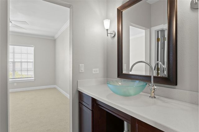 305 INNER HARBOUR CIRCLE, Tampa, FL 33602