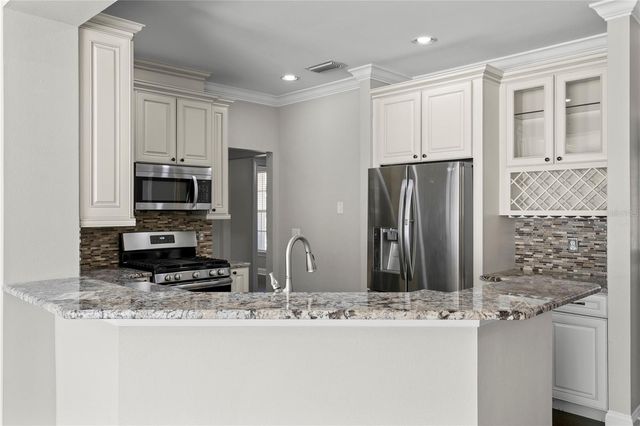 305 INNER HARBOUR CIRCLE, Tampa, FL 33602