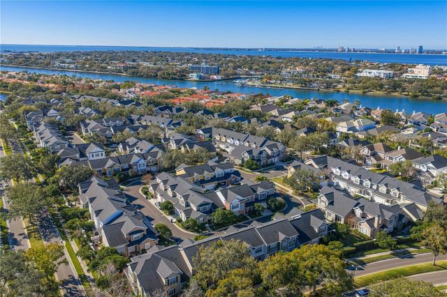 305 INNER HARBOUR CIRCLE, Tampa, FL 33602