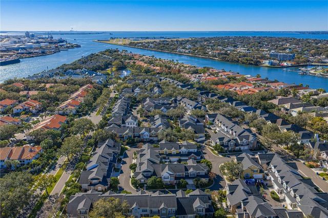 305 INNER HARBOUR CIRCLE, Tampa, FL 33602