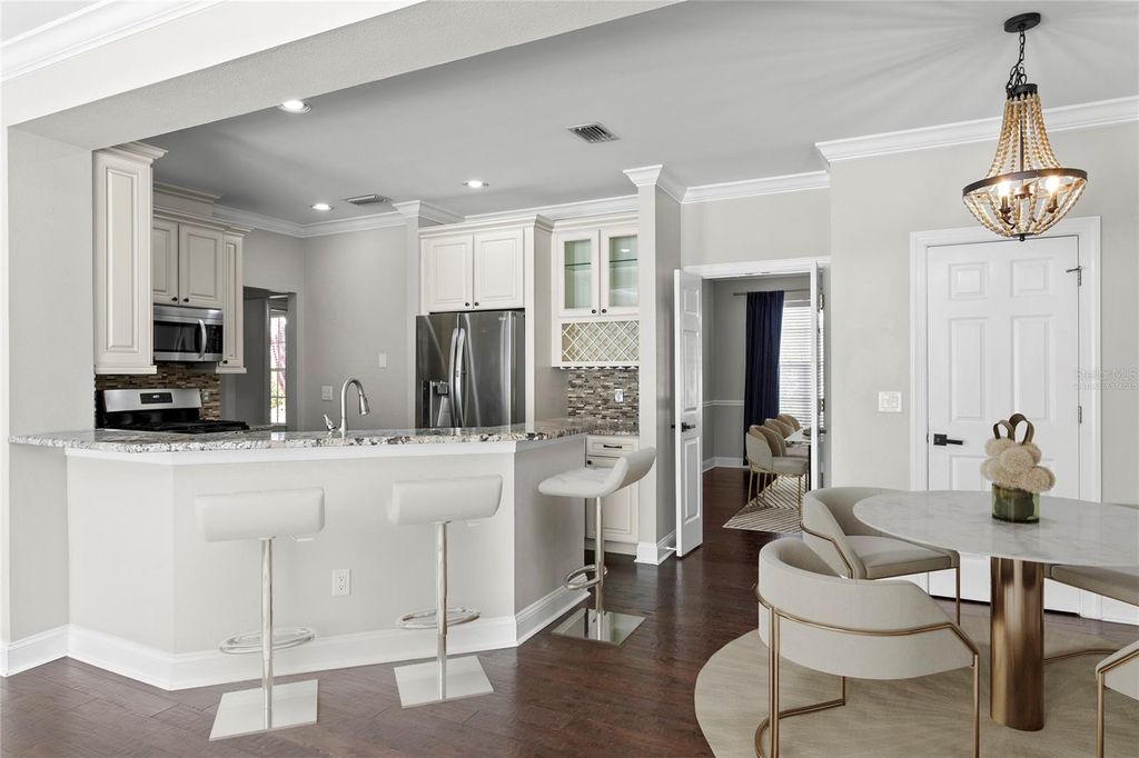 Image 15 of property listing at 305 INNER HARBOUR CIRCLE, Tampa, FL 33602