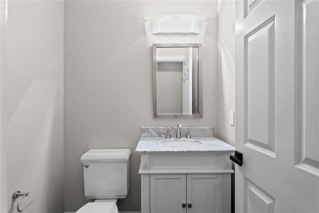 Image 18 of property listing at 305 INNER HARBOUR CIRCLE, Tampa, FL 33602