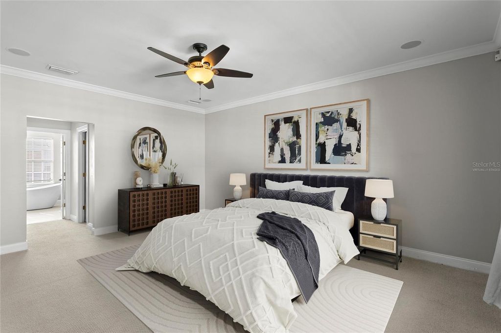 Image 20 of property listing at 305 INNER HARBOUR CIRCLE, Tampa, FL 33602