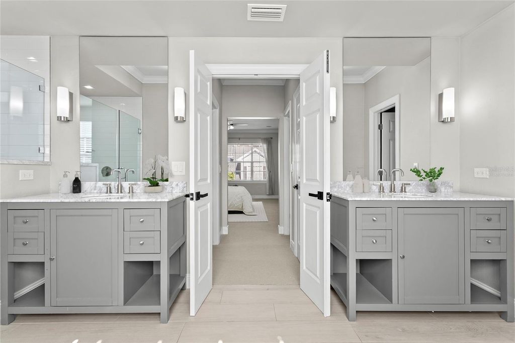 Image 22 of property listing at 305 INNER HARBOUR CIRCLE, Tampa, FL 33602