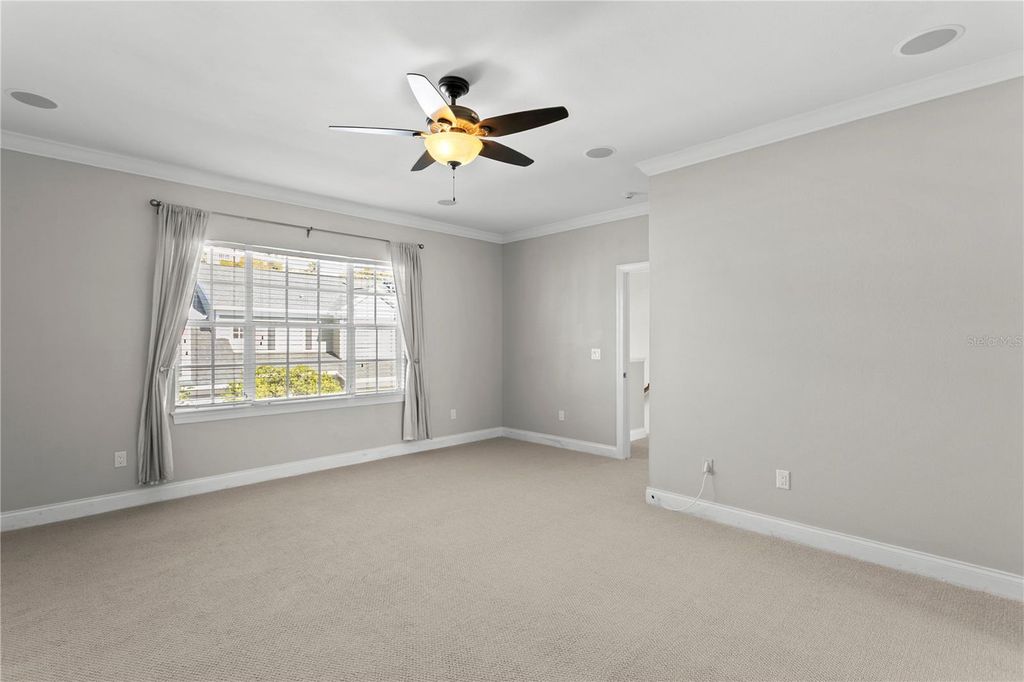 Image 27 of property listing at 305 INNER HARBOUR CIRCLE, Tampa, FL 33602