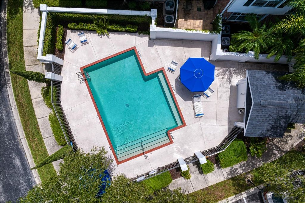 Image 42 of property listing at 305 INNER HARBOUR CIRCLE, Tampa, FL 33602