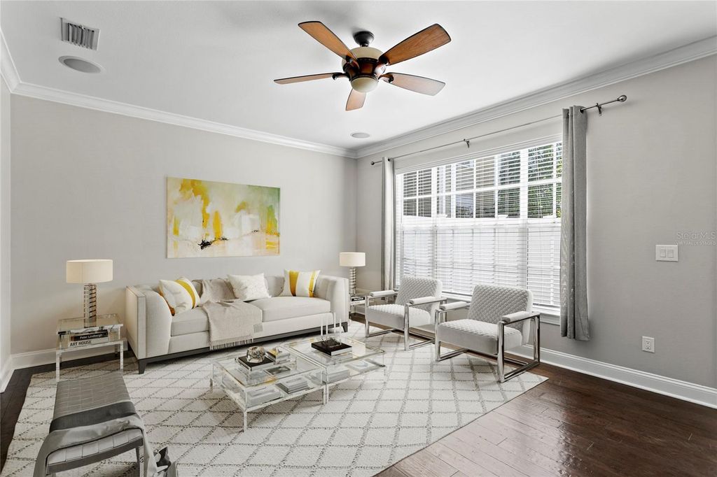 Image 10 of property listing at 305 INNER HARBOUR CIRCLE, Tampa, FL 33602