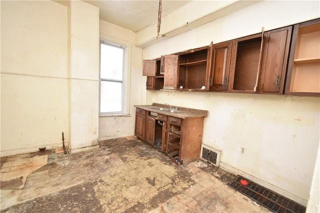 618-620 15th Street, Beaver Falls, PA 15010