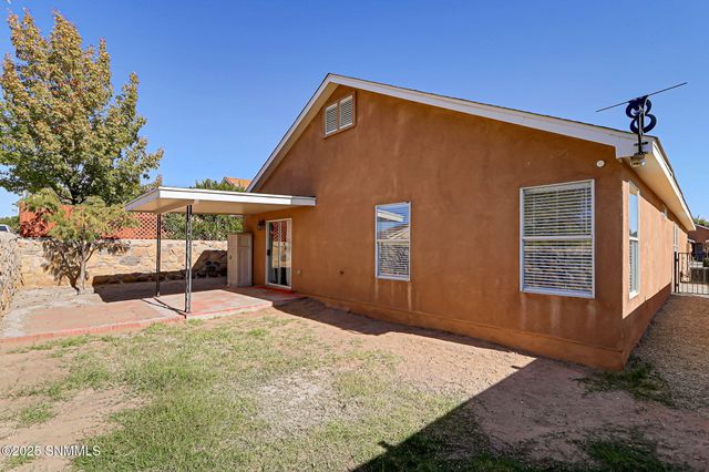 1121 Kilbourne Hole Drive, Las Cruces, NM 88012