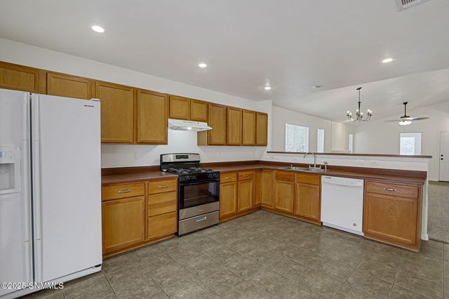 1121 Kilbourne Hole Drive, Las Cruces, NM 88012