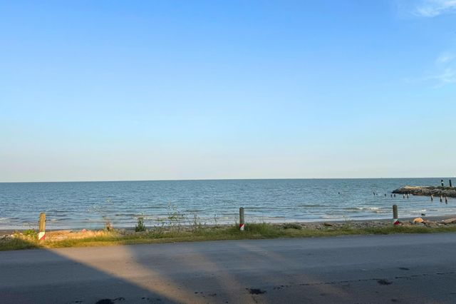 210 1st Street, Dickinson, TX 77539