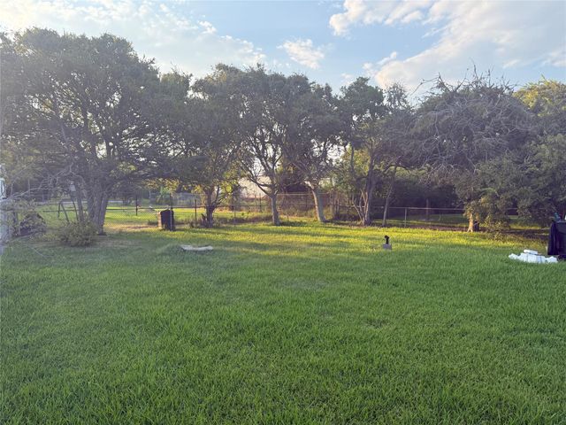 210 1st Street, Dickinson, TX 77539