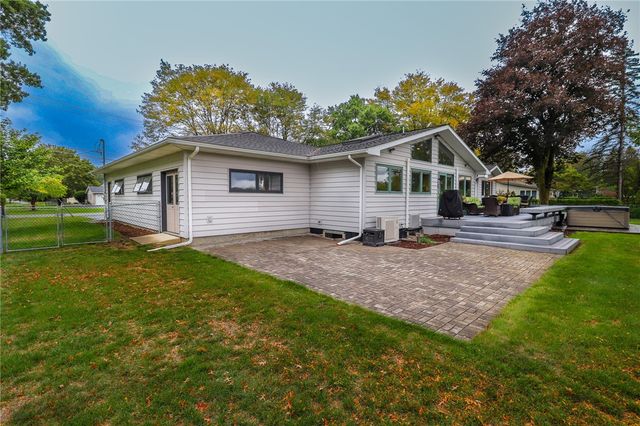 29 Suburban Drive, Big Flats, NY 14903