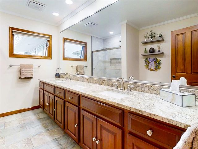 29 Suburban Drive, Big Flats, NY 14903