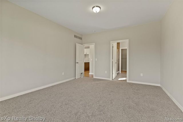 52120 Wellington Valley Drive, Macomb, MI 48042