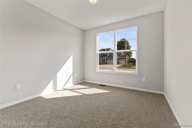 52120 Wellington Valley Drive, Macomb, MI 48042