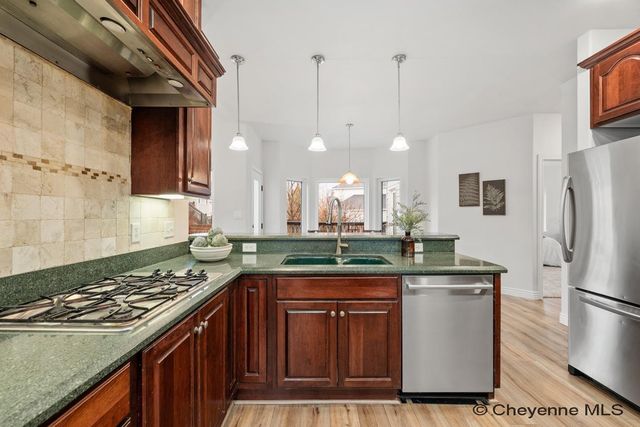 7805 HAWTHORNE DR, Cheyenne, WY 82009