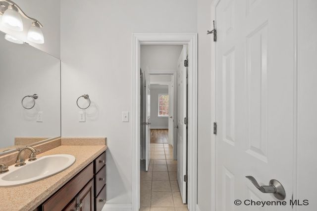 7805 HAWTHORNE DR, Cheyenne, WY 82009