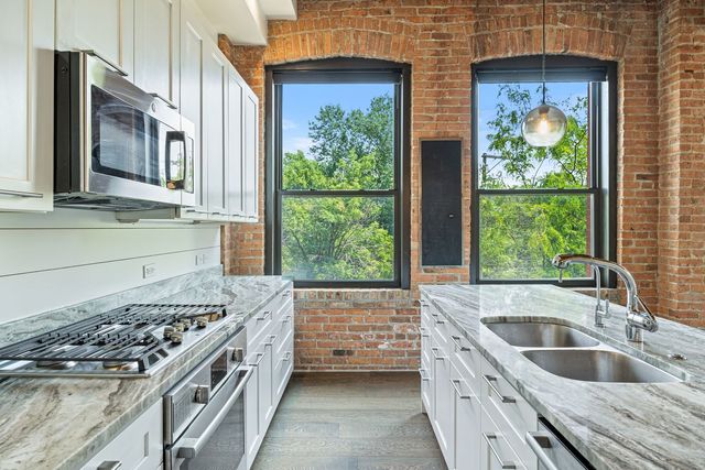 1600 S Jefferson Street 201, Chicago, IL 60616
