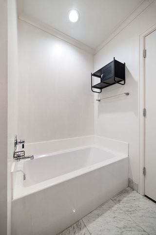 1600 S Jefferson Street 201, Chicago, IL 60616