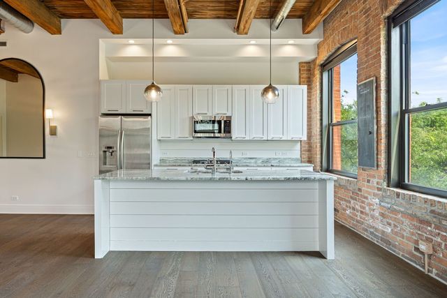 1600 S Jefferson Street 201, Chicago, IL 60616