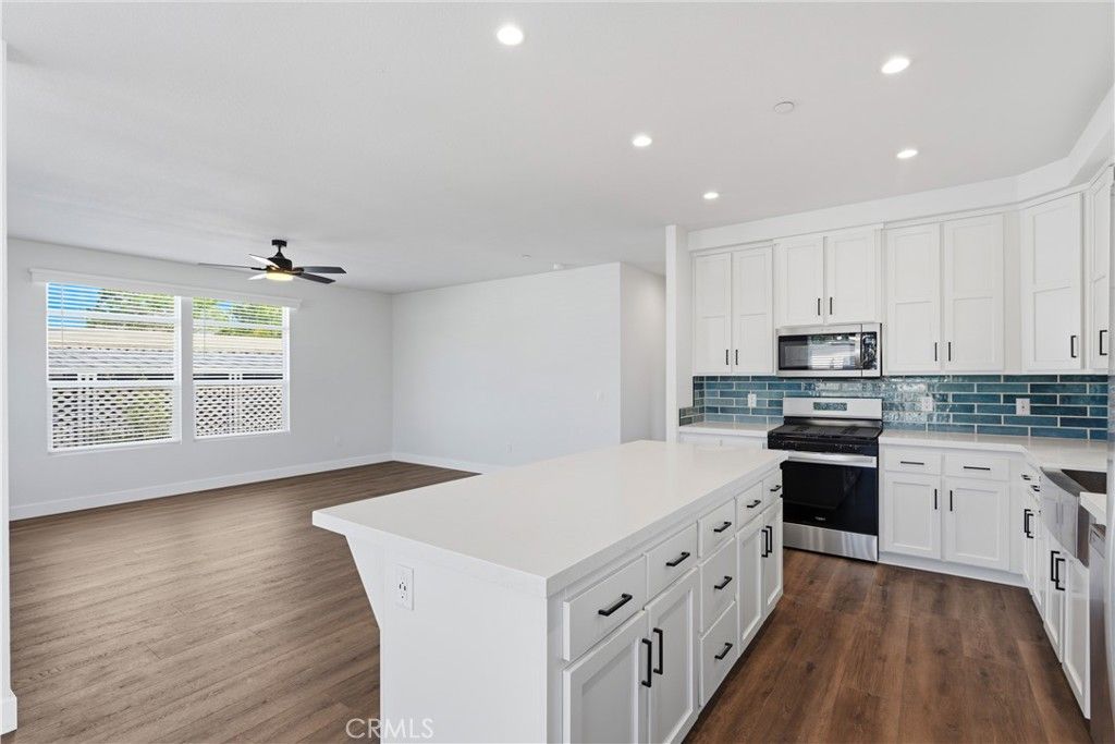 Image 16 of property listing at 1150 Ventura Boulevard 77, Camarillo, CA 93010