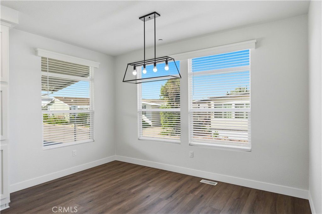 Image 18 of property listing at 1150 Ventura Boulevard 77, Camarillo, CA 93010