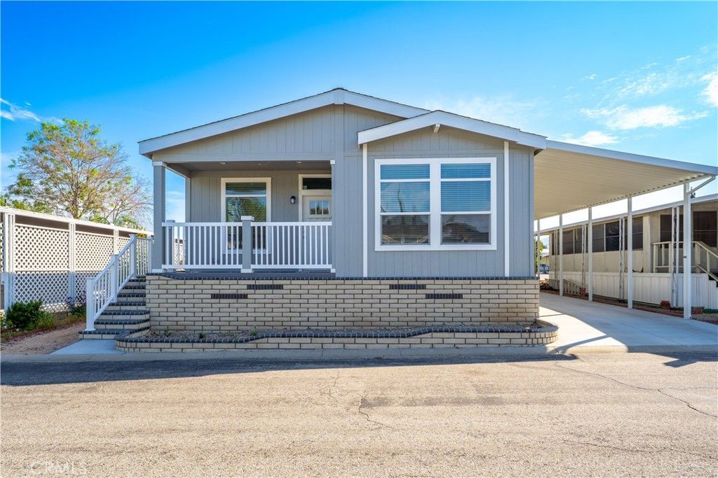 Image 3 of property listing at 1150 Ventura Boulevard 77, Camarillo, CA 93010