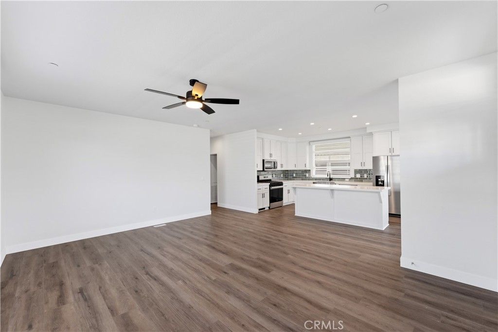 Image 7 of property listing at 1150 Ventura Boulevard 77, Camarillo, CA 93010