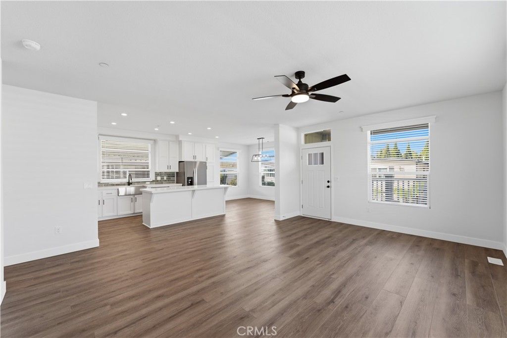 Image 8 of property listing at 1150 Ventura Boulevard 77, Camarillo, CA 93010