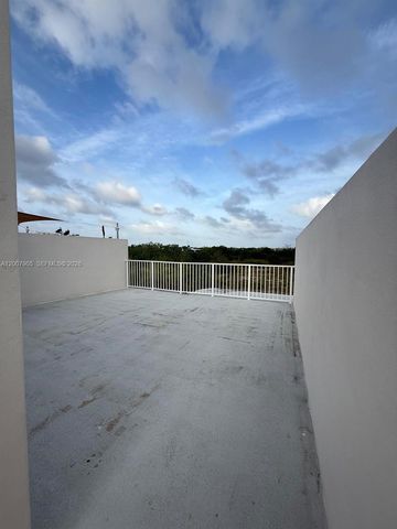 25664 SW 143rd Path 25664, Homestead, FL 33032