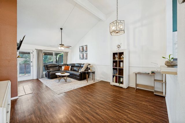 109 Hickory Springs Drive, Euless, TX 76039