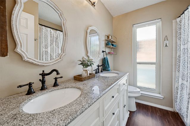 109 Hickory Springs Drive, Euless, TX 76039