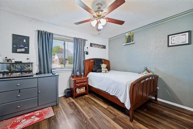 109 Hickory Springs Drive, Euless, TX 76039