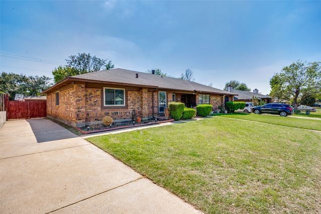 109 Hickory Springs Drive, Euless, TX 76039