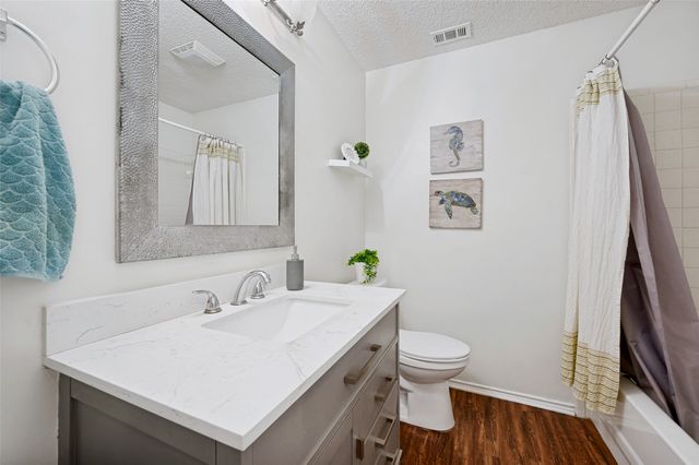 109 Hickory Springs Drive, Euless, TX 76039