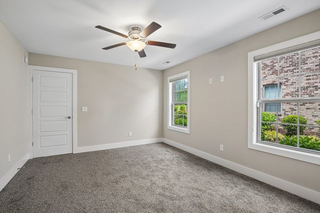 5624 Maples Retreat Dr, Murfreesboro, TN 37127