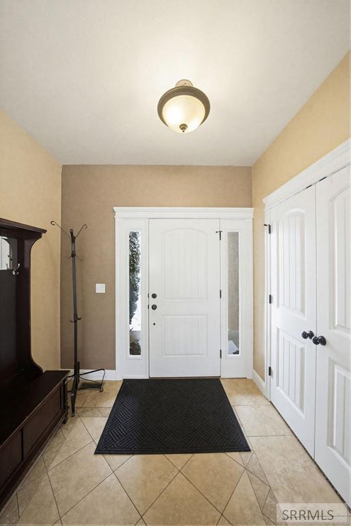 Image 3 of property listing at 4845 Eaglewood Drive, Idaho Falls, ID 83401