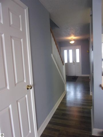 915 W Lake Street, Tawas City, MI 48763