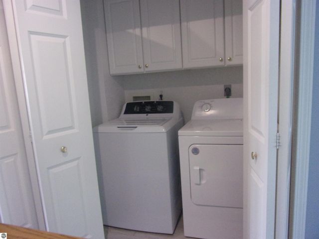 915 W Lake Street, Tawas City, MI 48763