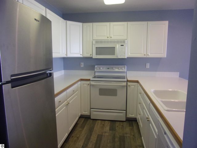 915 W Lake Street, Tawas City, MI 48763